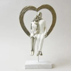 Dunelm Couple In Heart Sculpture
