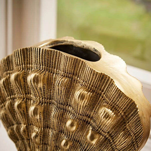 Natural History Museum Resin Shell Vase - Image 4